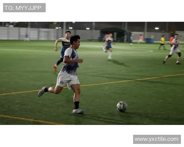 足球明星精彩瞬间身体扭转展现灵动魅力的动感图片合集 足球明星精彩瞬间身体扭转展现灵动魅力的动感图片合集