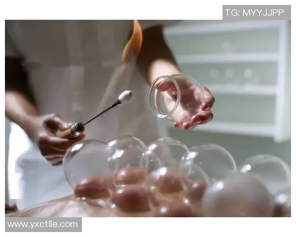 足球明星热衷拔罐疗法揭秘运动员如何通过传统疗法提升竞技状态