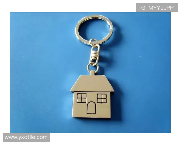 足球明星钥匙扣挂件让你的生活充满运动激情与时尚风采